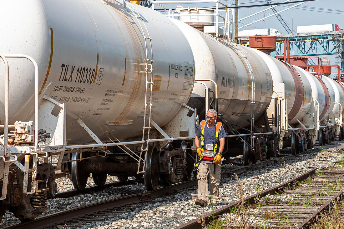 Chemical rail tank cars