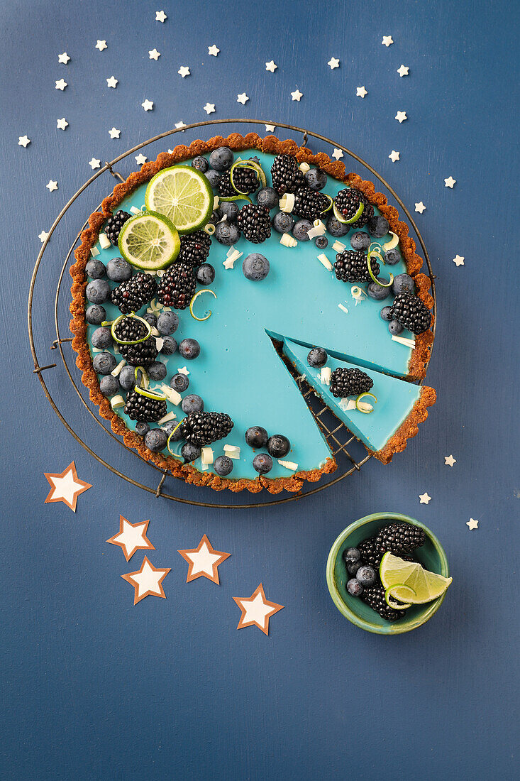 Blue Moon Lime Pie with berries