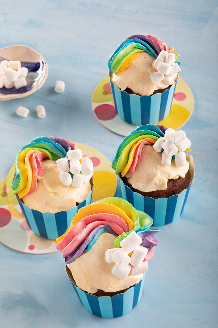 Regenbogen-Cupcakes