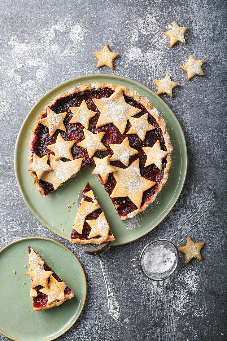 Star pie with frozen berries