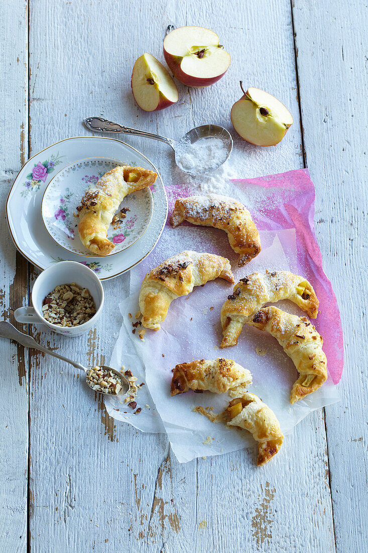 Apple croissants with nuts