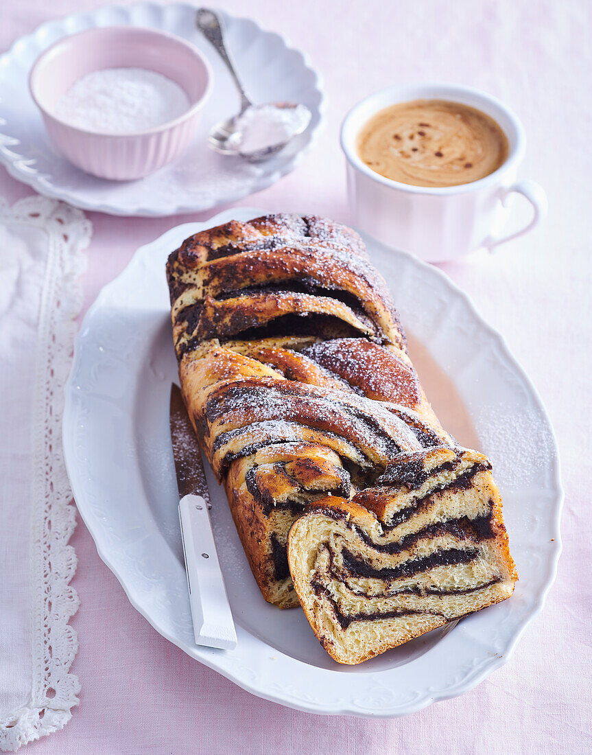 Hefekuchen mit Mohn