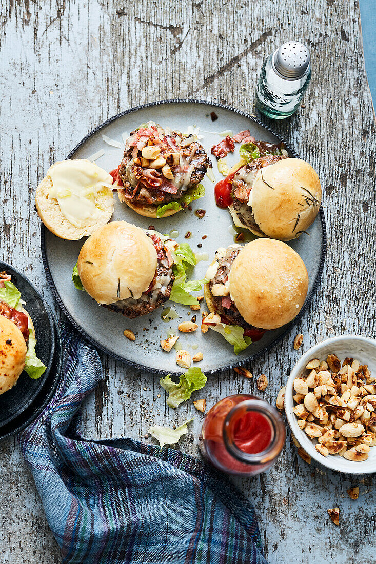 Cheeseburger with bacon and roasted almonds