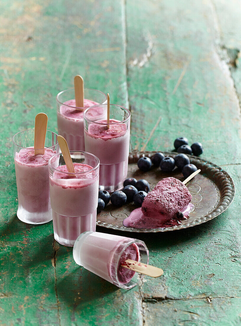 Blueberry yoghurt semifredo frozen in glasses (goblets)