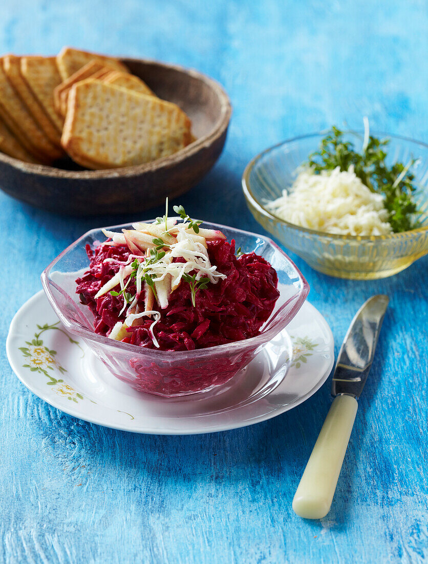 Beetroot spread with apple and horseradish