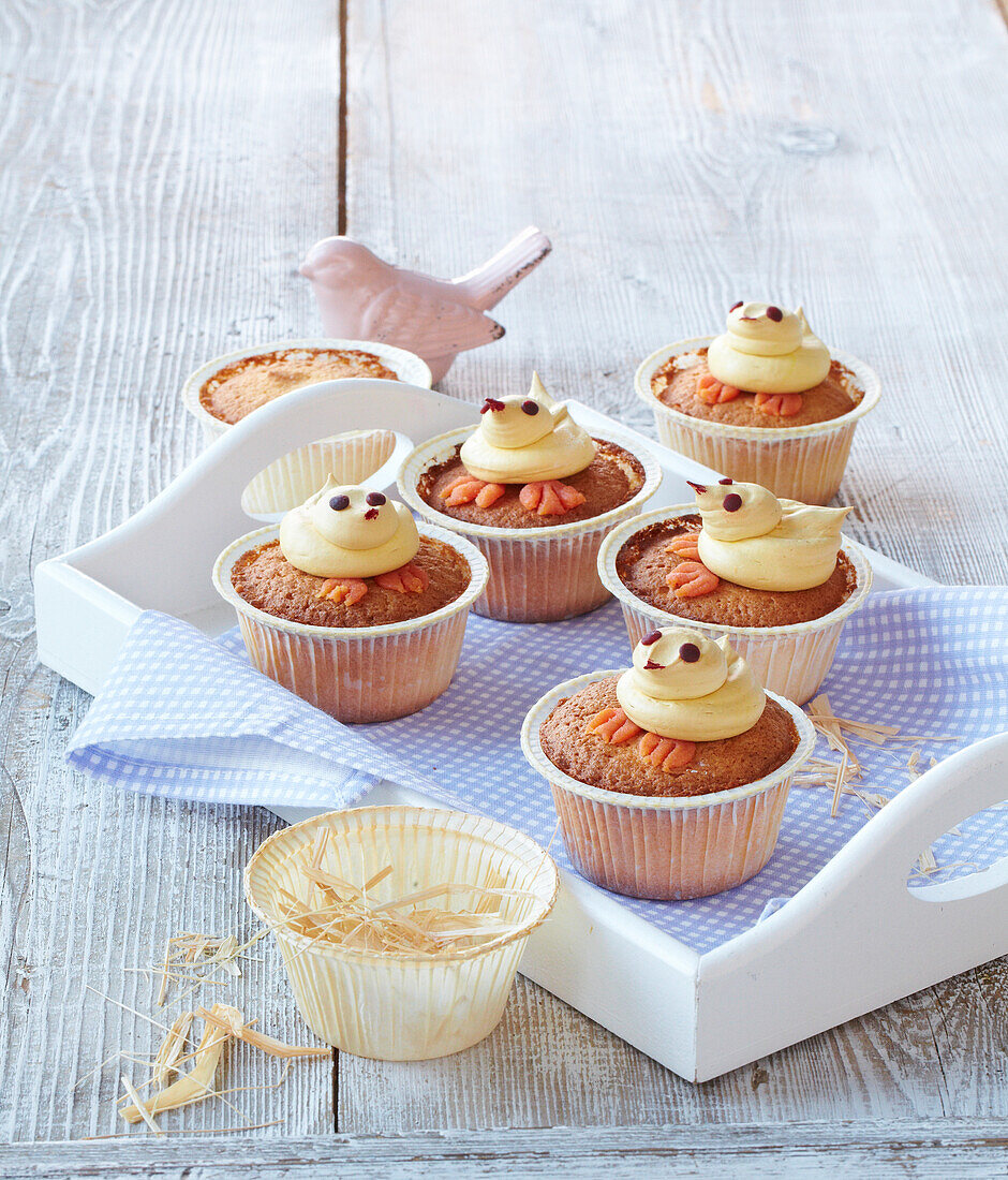 Muffins with marzipan chicks for Easter