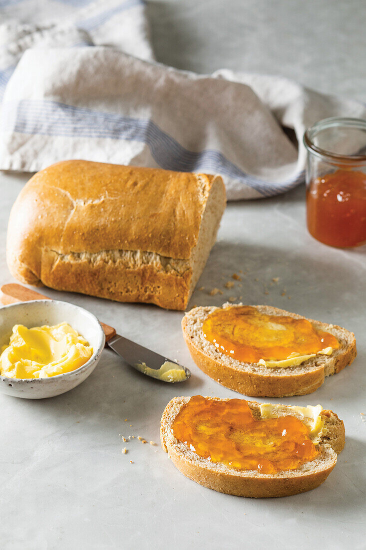 Basic sandwich loaf with jam
