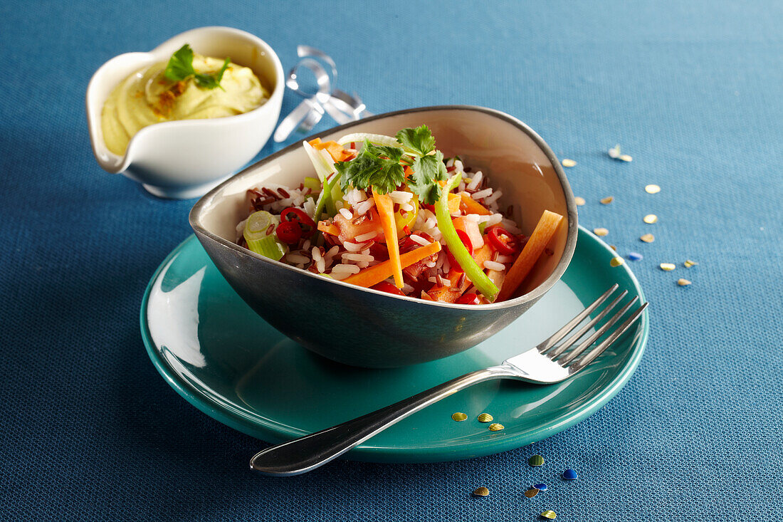 Oriental rice salad with carrots