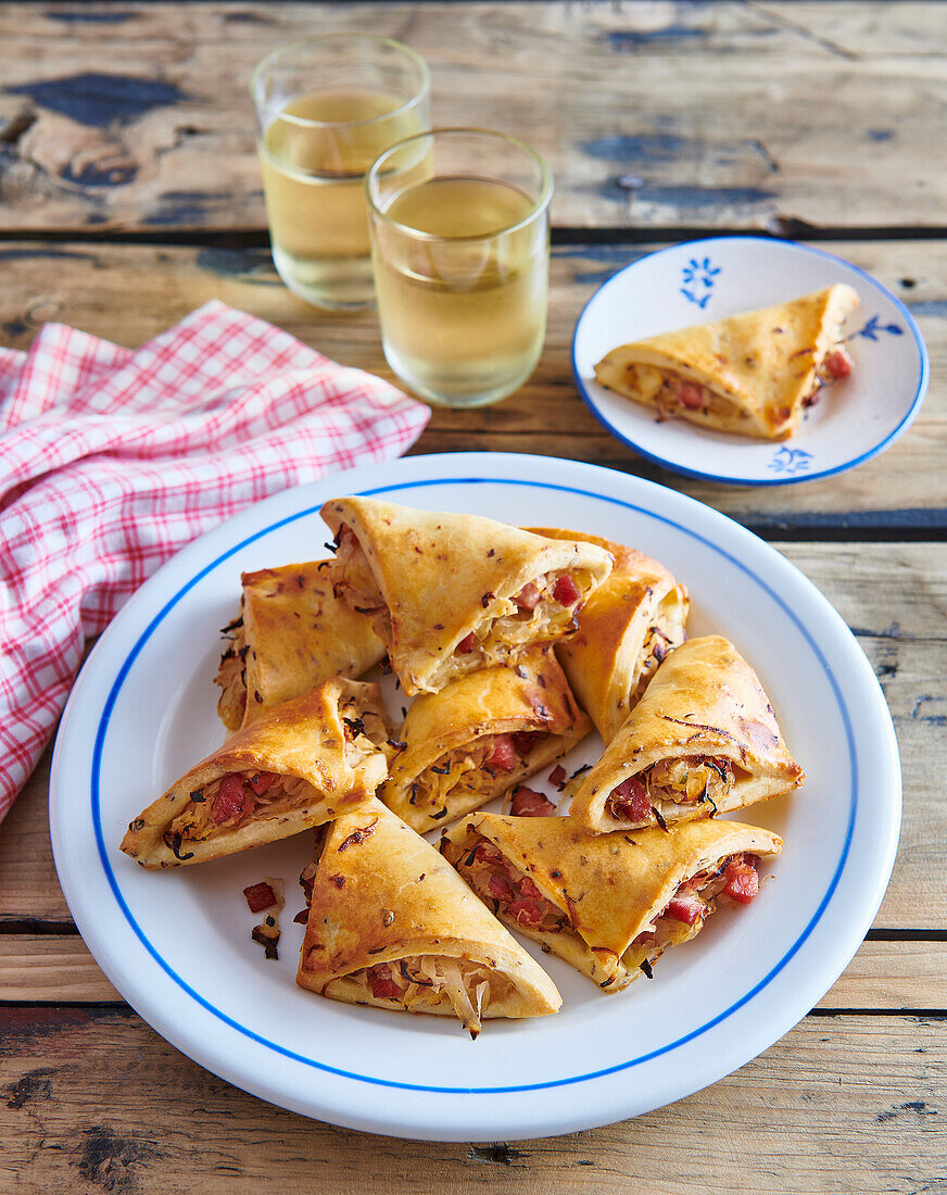 Pierogi mit Speck und Sauerkraut