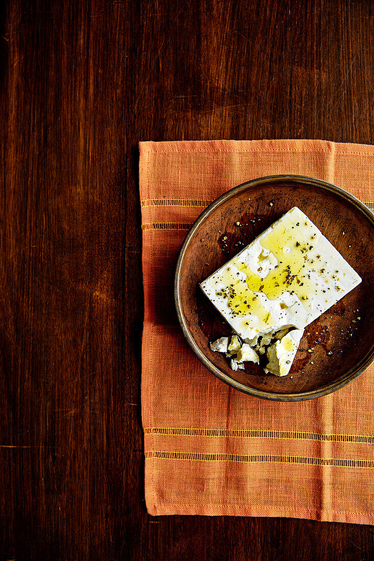 Feta mit Oregano und Olivenöl