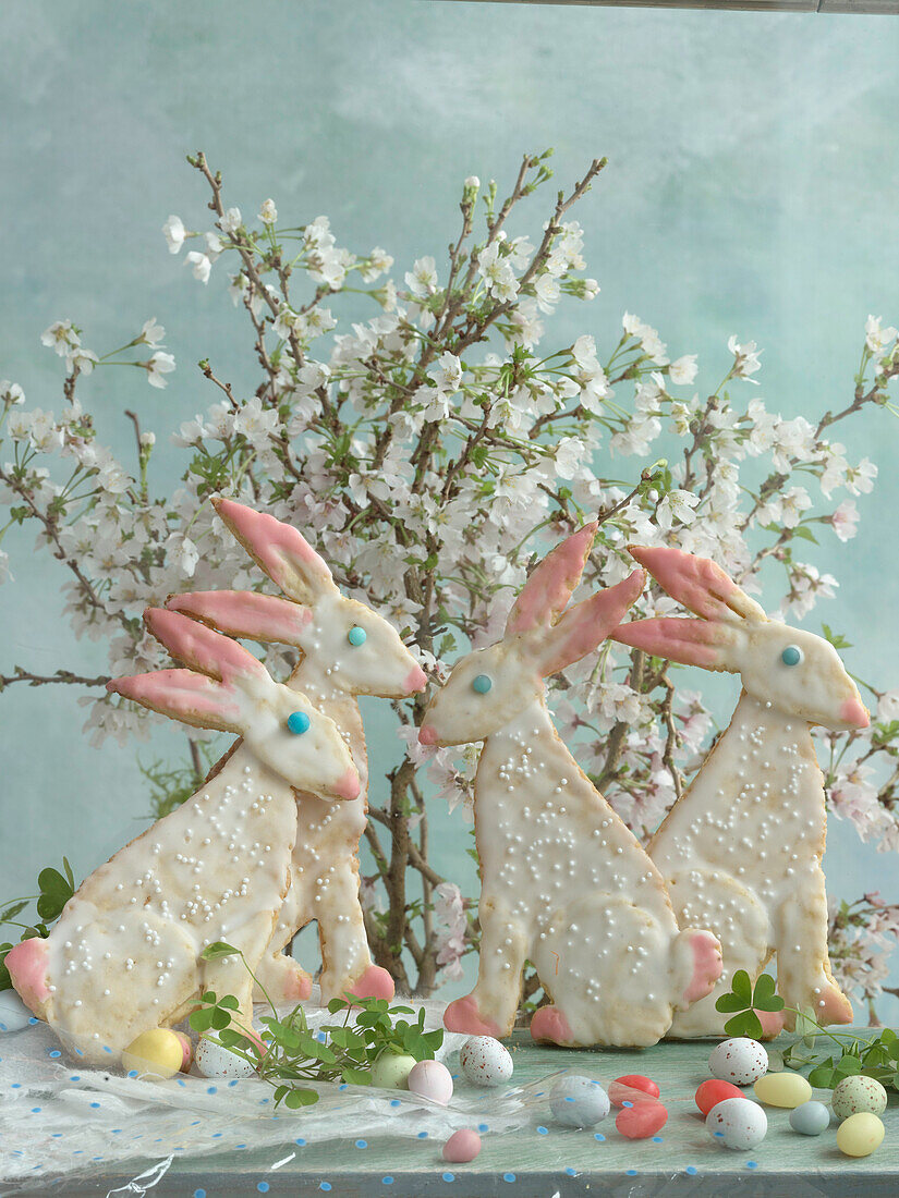 Easter bunnies made of shortcrust pastry with sugar icing