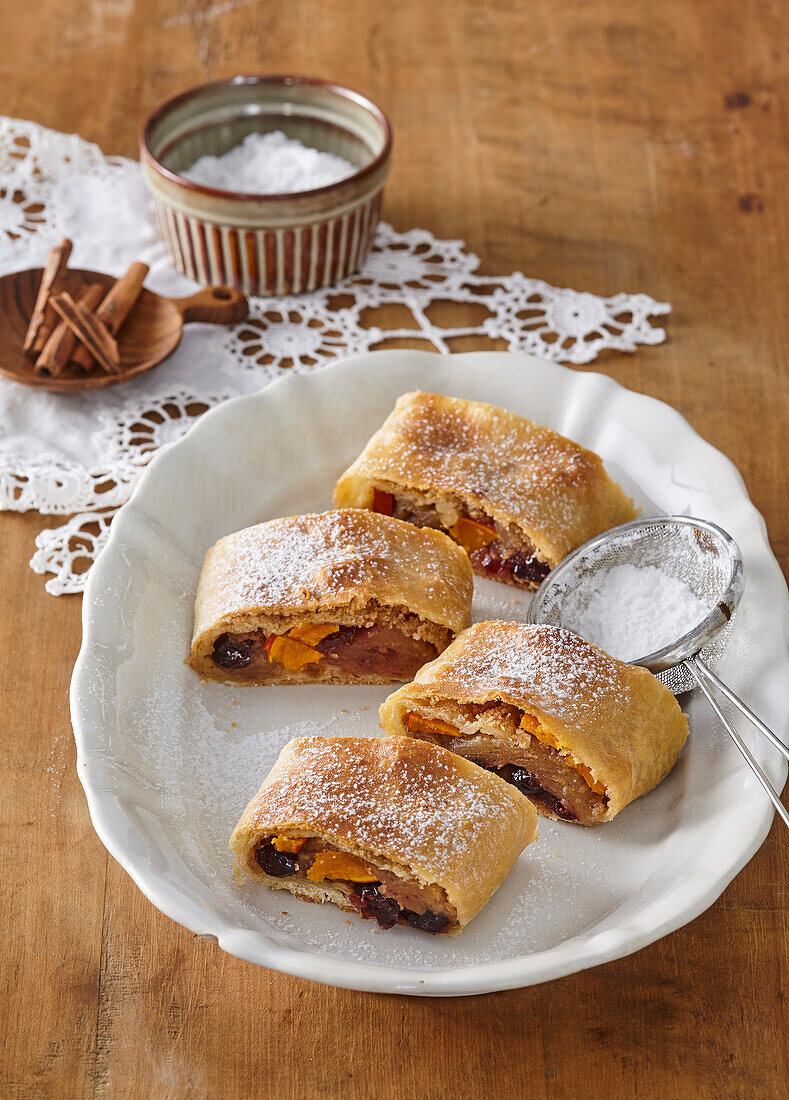 Strudel with apples and pumpkin