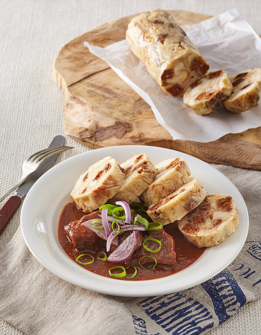 Gingbread dumplings with goulash