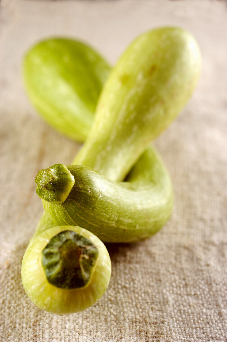 Hellgrüne Zucchini
