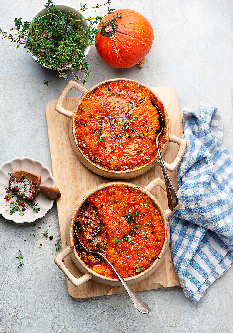 Pumpkin puree casserole with ground meat