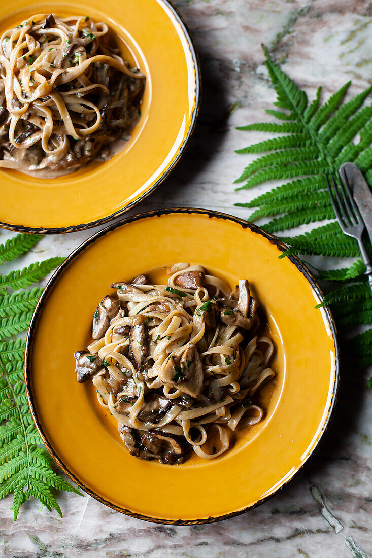 Linguine with mushrooms