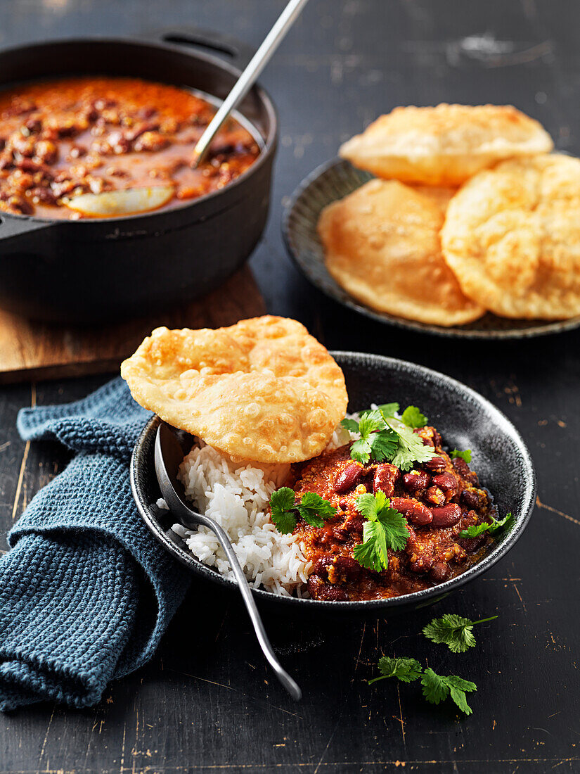 Stew with beans, rice and coriander