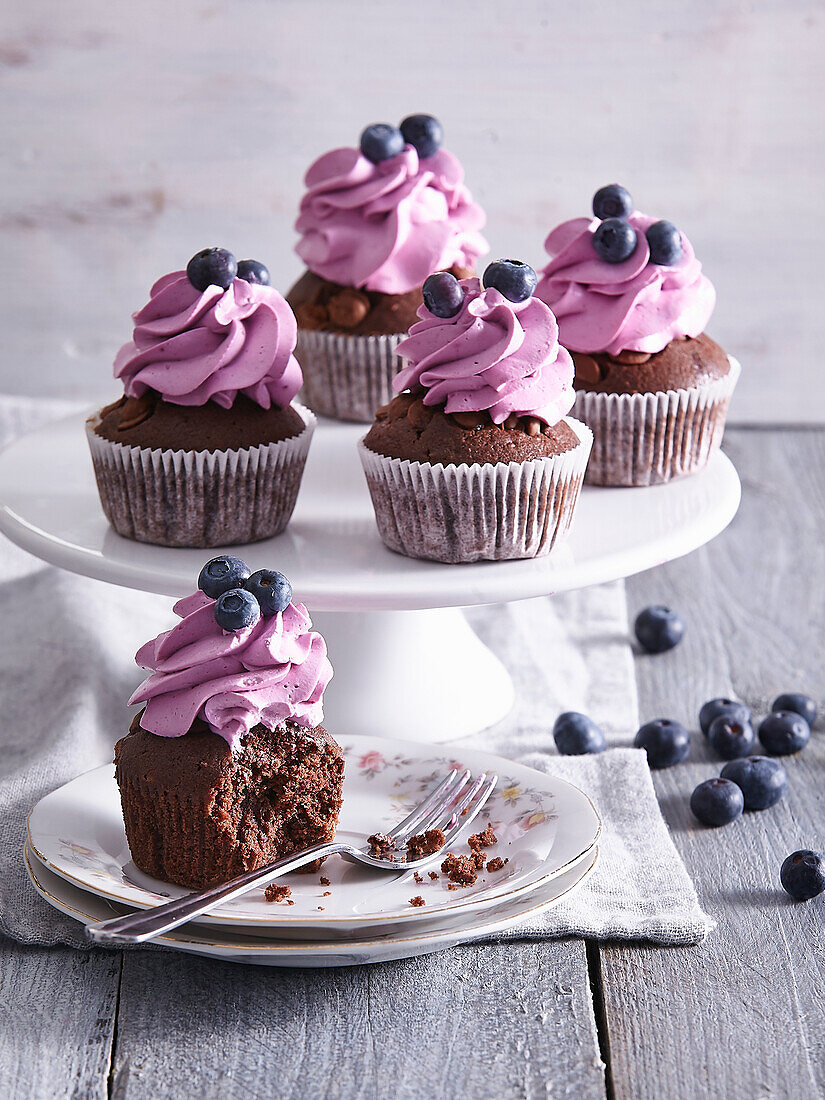 Schoko-Cupcakes mit Blaubeeren