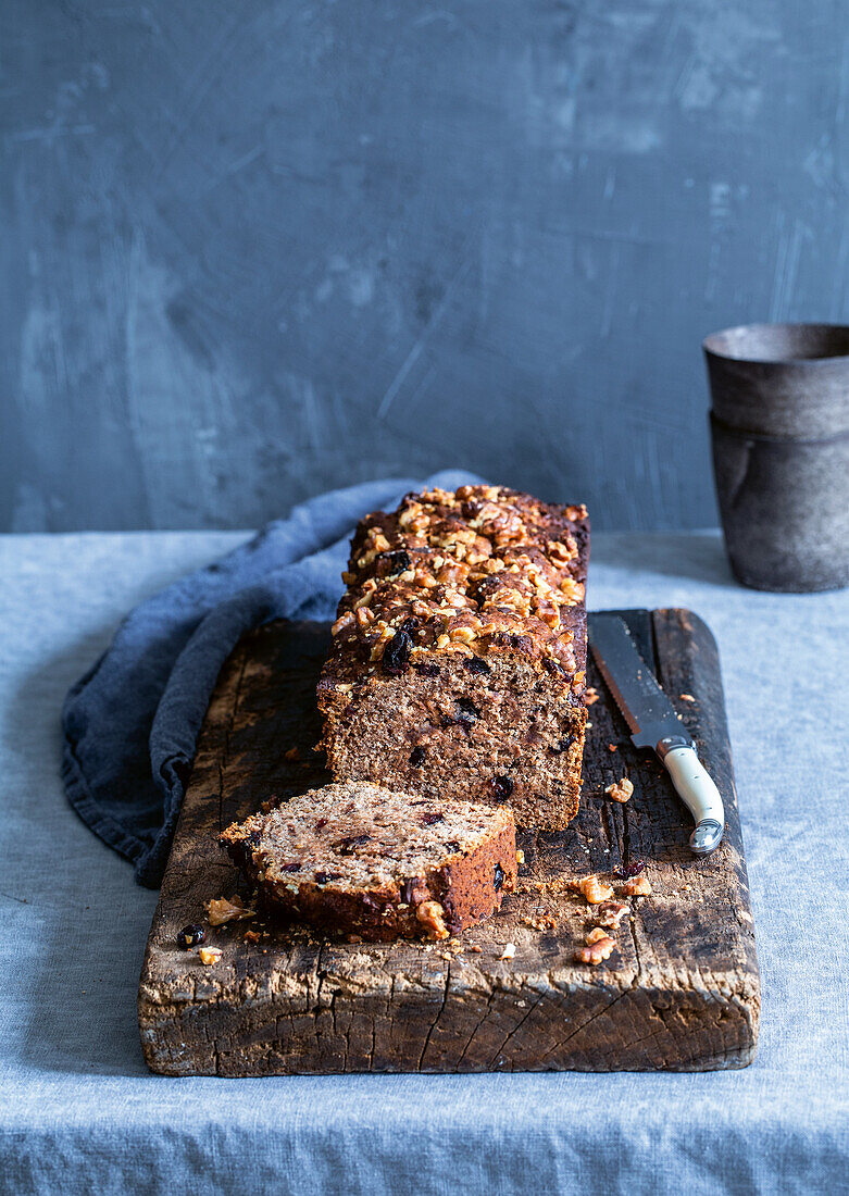 Honey cake with nuts