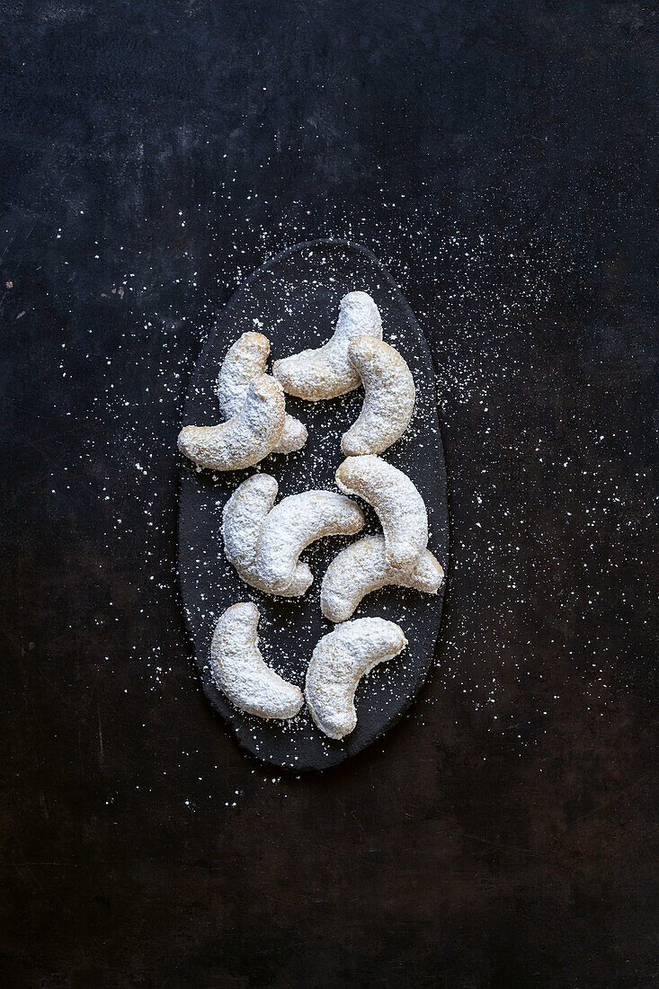 Tonka crescent biscuits