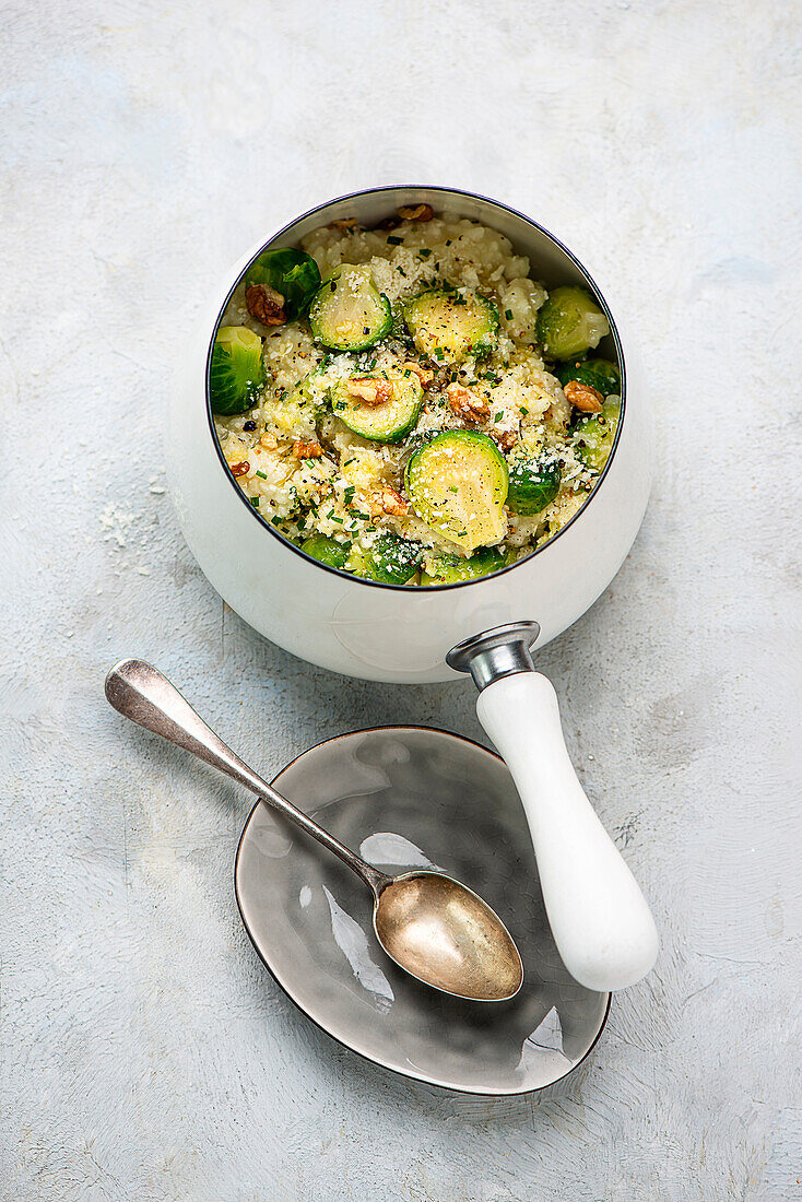 Rosenkohl-Risotto mit Walnüssen