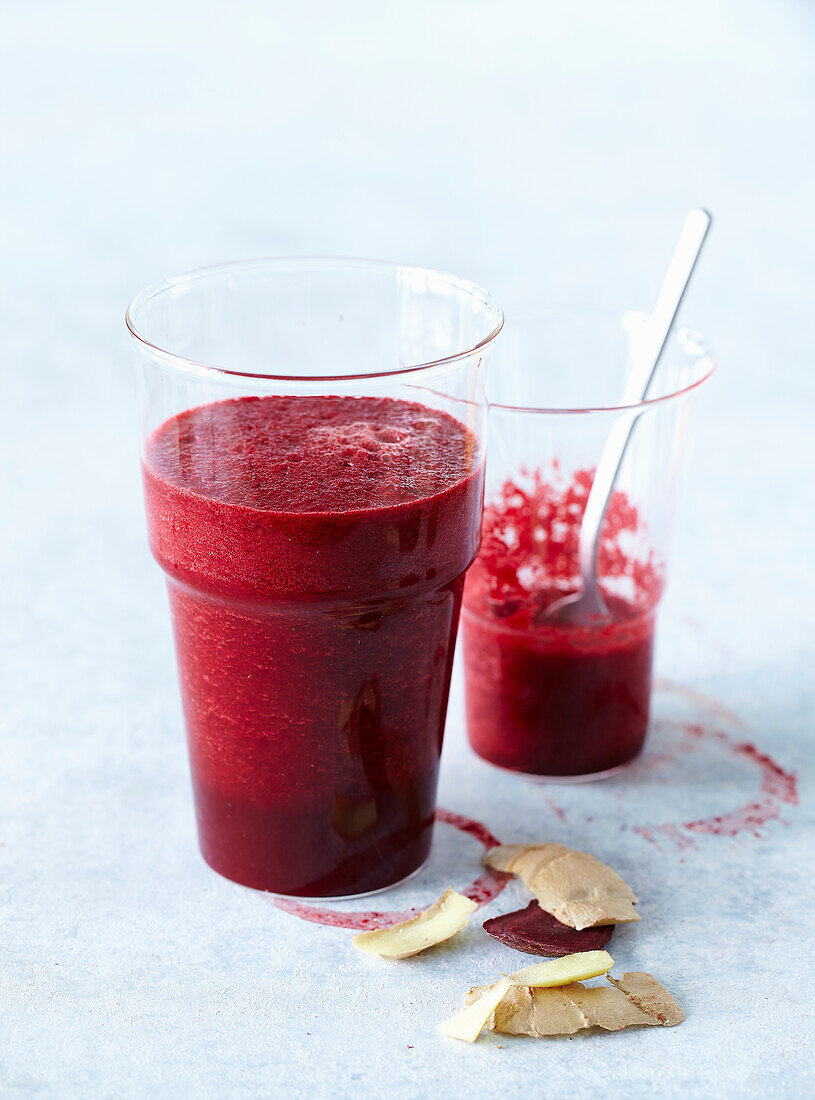 Beetroot smoothie with ginger
