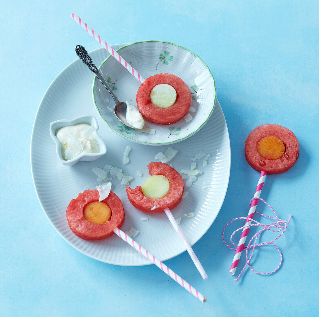 Melonen Lolly Pops mit süßem Dip