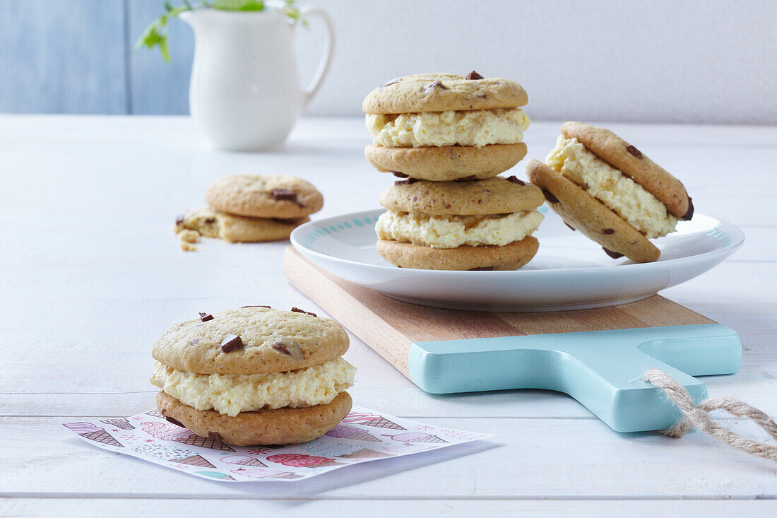 Sandwich Cookies mit Eisfüllung