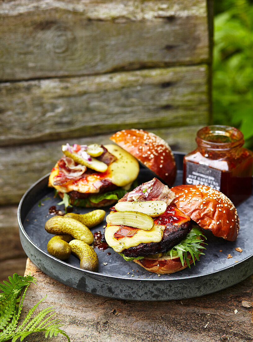 Hamburger with bacon, pepper jelly and pickles