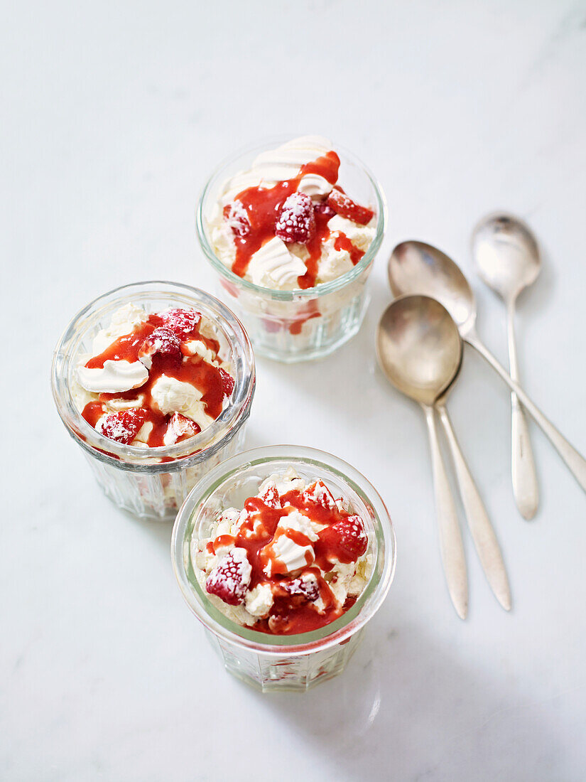 Eton mess coulis