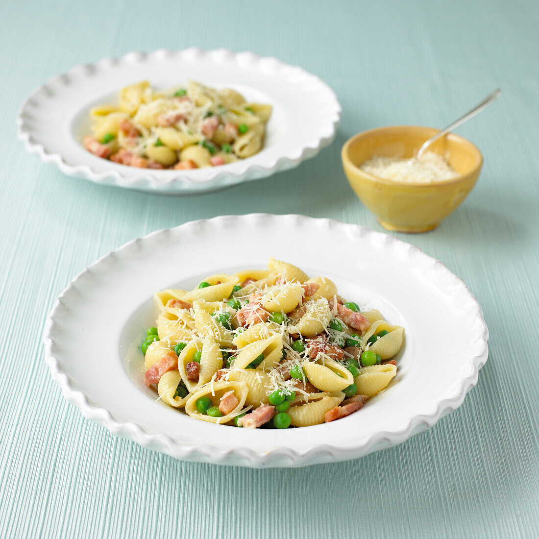 Pasta with peas and pancetta