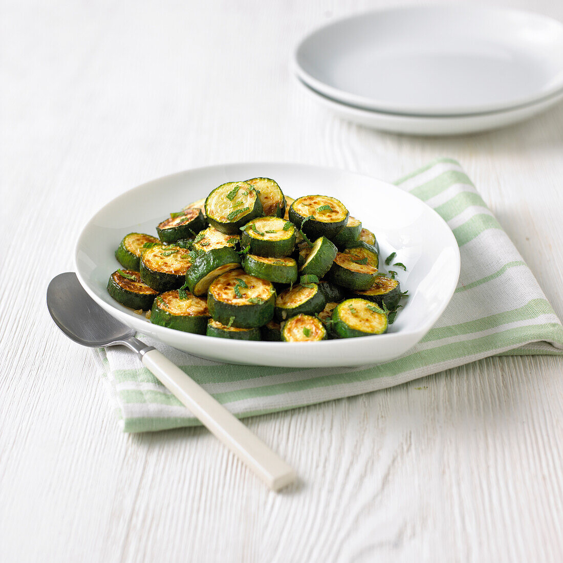 Courgette with garlic and mint