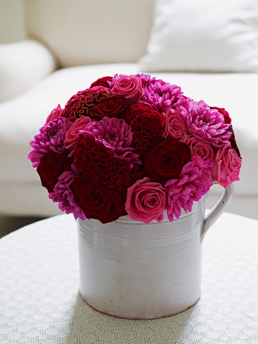 Red and pink hand tie bouquet