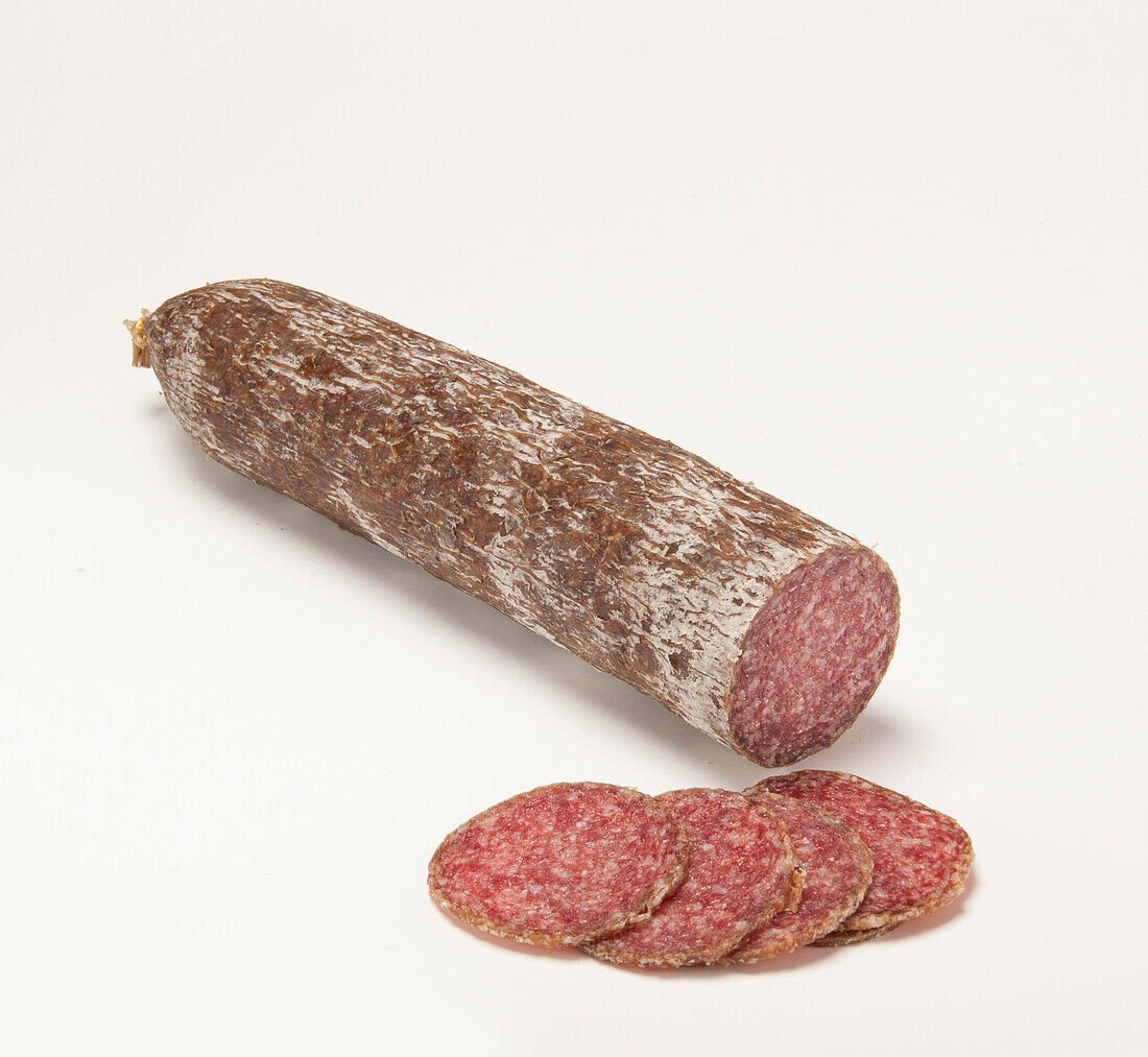 Sliced and whole Telizsalami