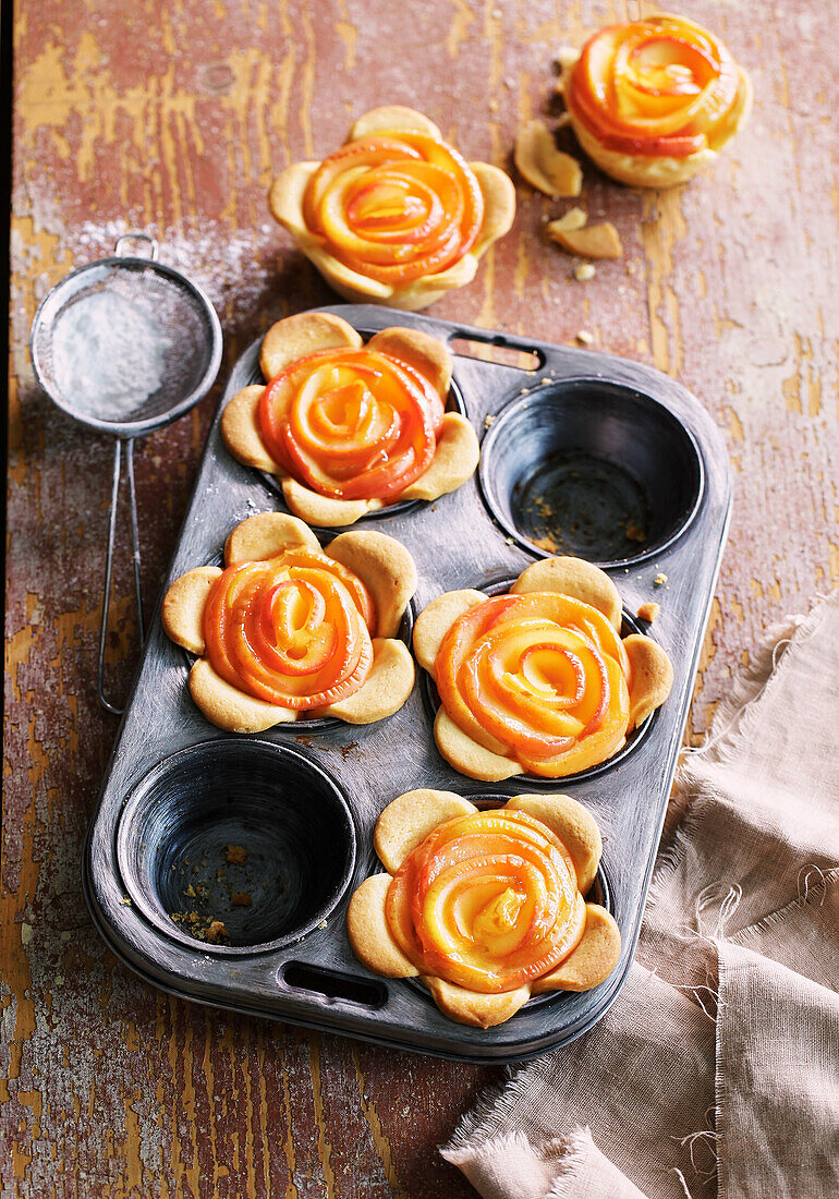 Tartlets with apple roses