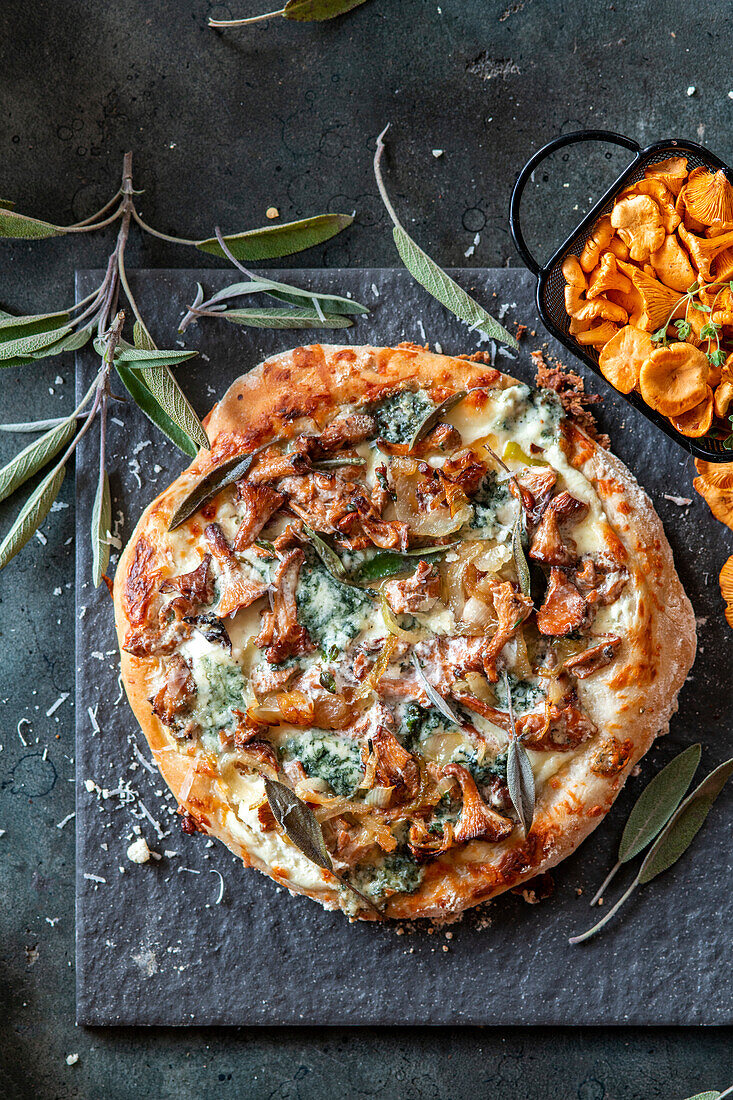 Chanterelle blue cheese pizza