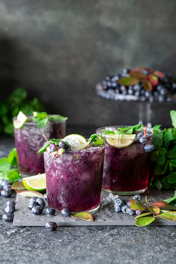 Blueberry lemonade or cocktail