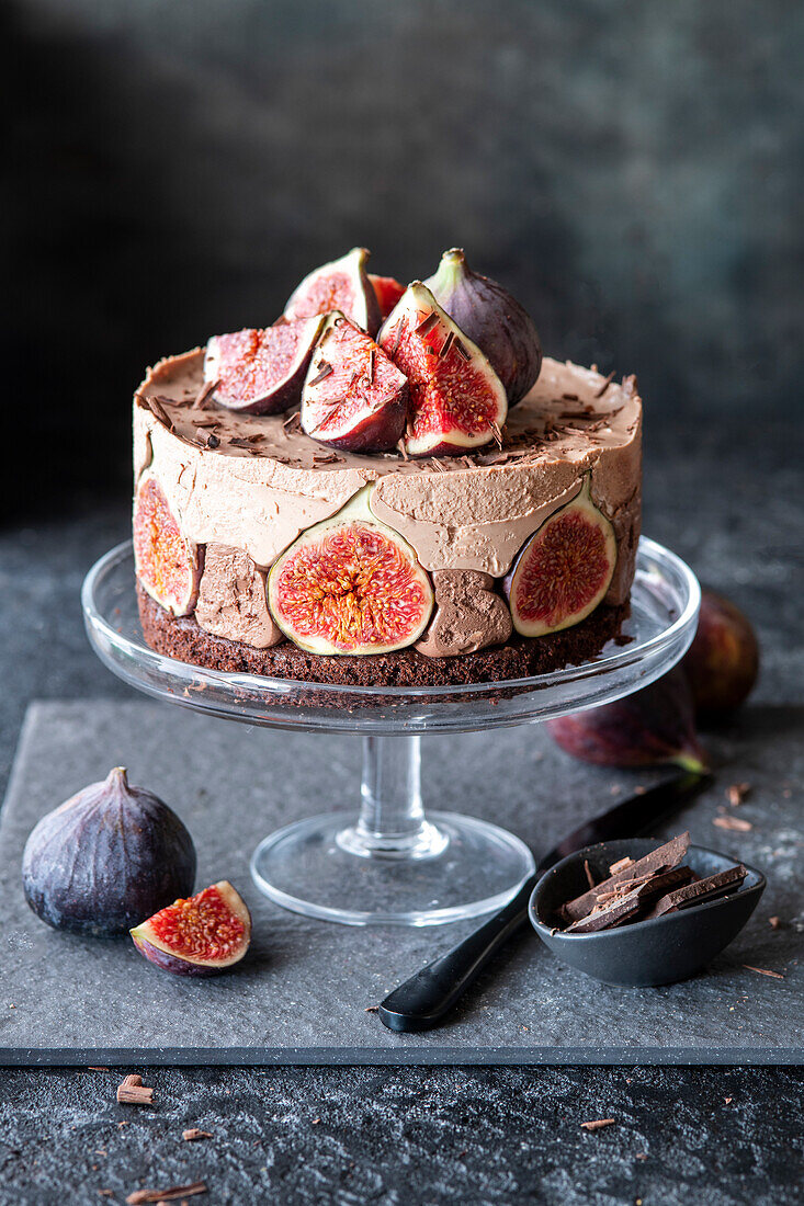 Fig and chocolate mousse cake