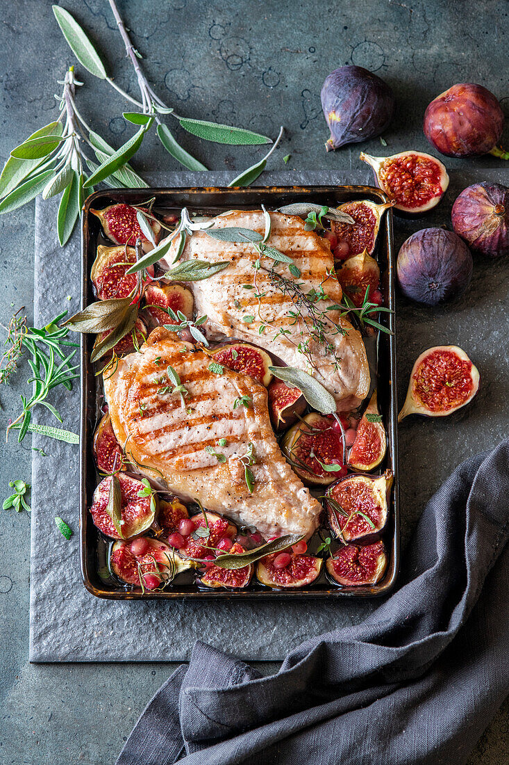 Grilled pork chops with figs
