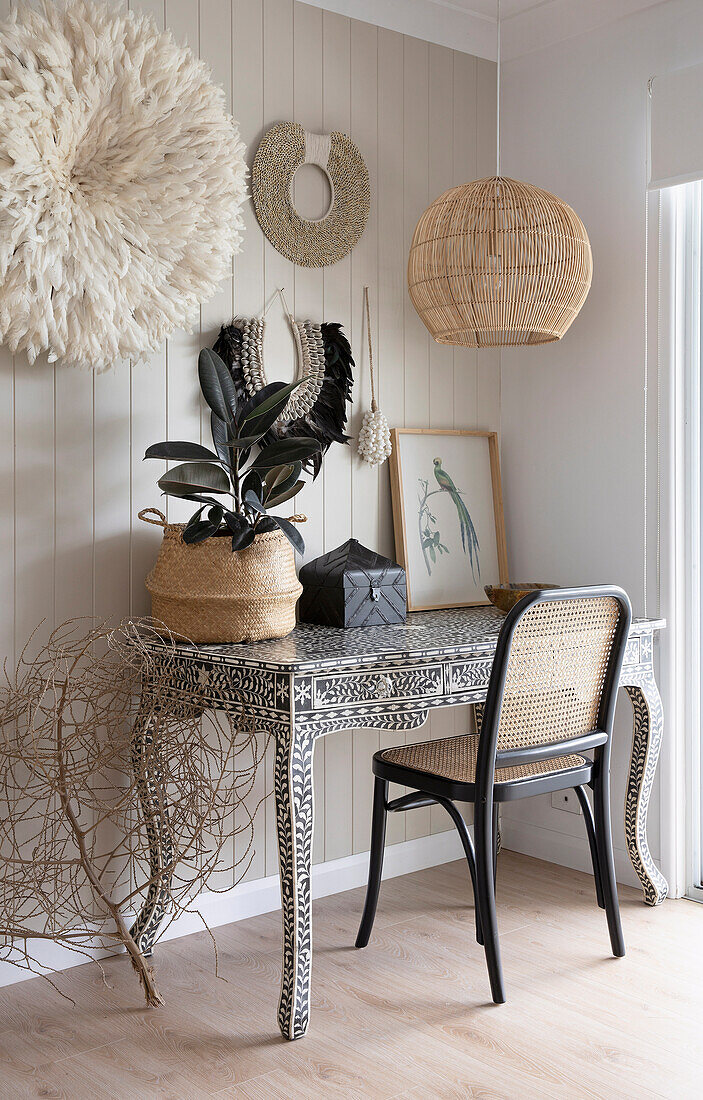 Desk with mother-of-pearl inlays