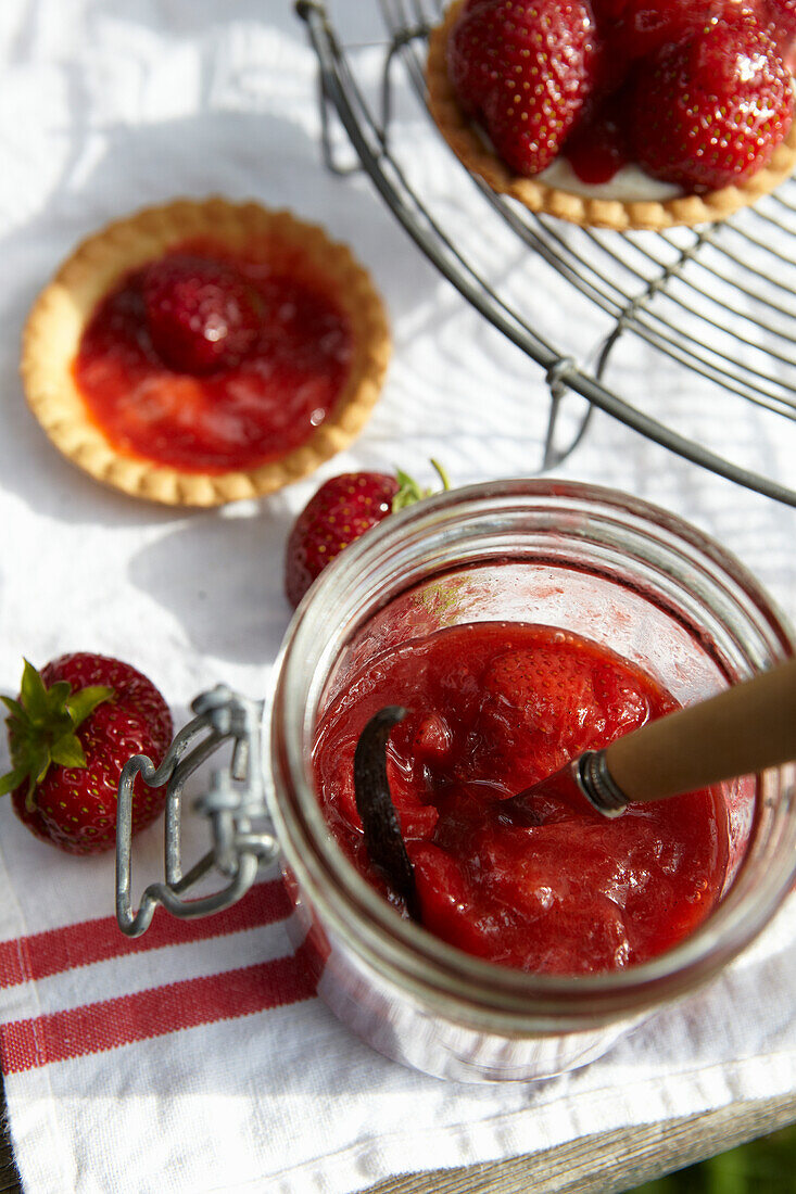 Homemade rhubarb and strawberry jam