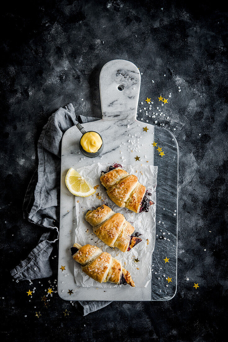 Puff pastry croissants with blueberries and lemon curd