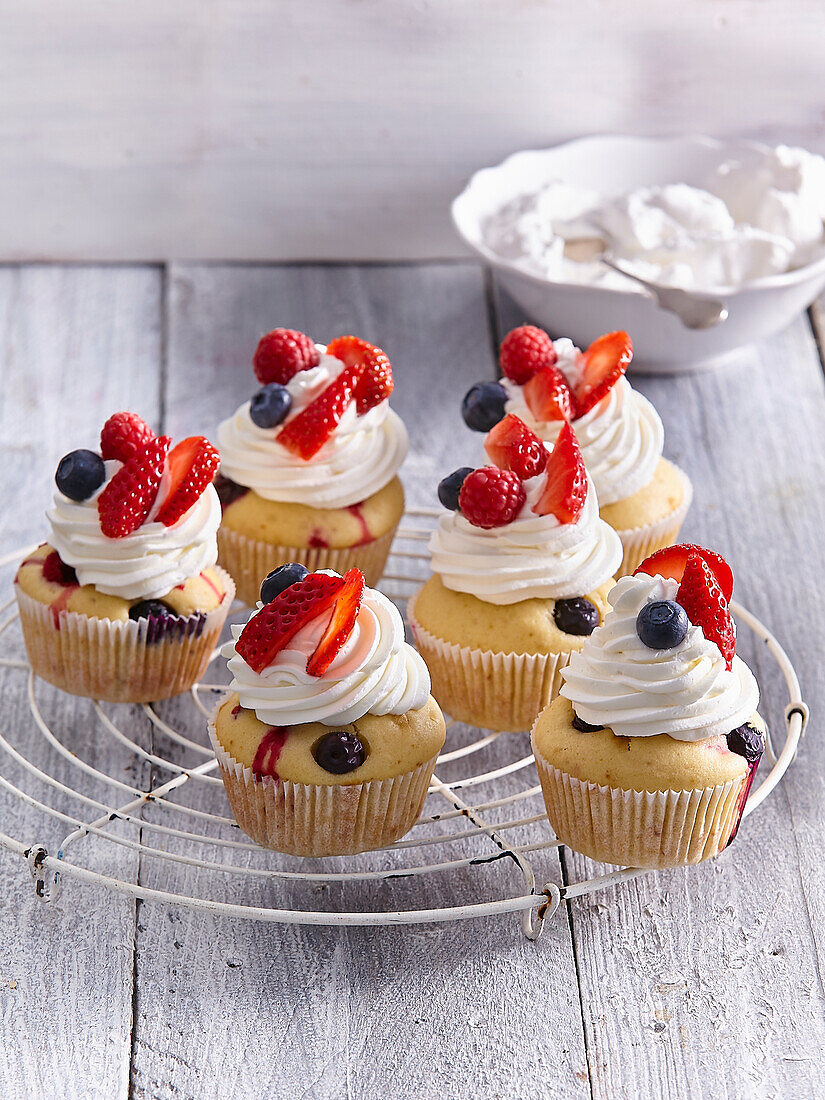 Fruit cupcakes with mascarpone