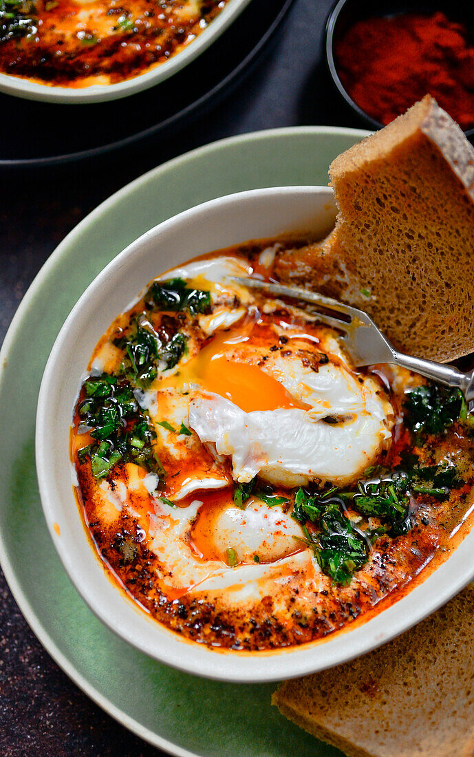 Shakshouka with spinach