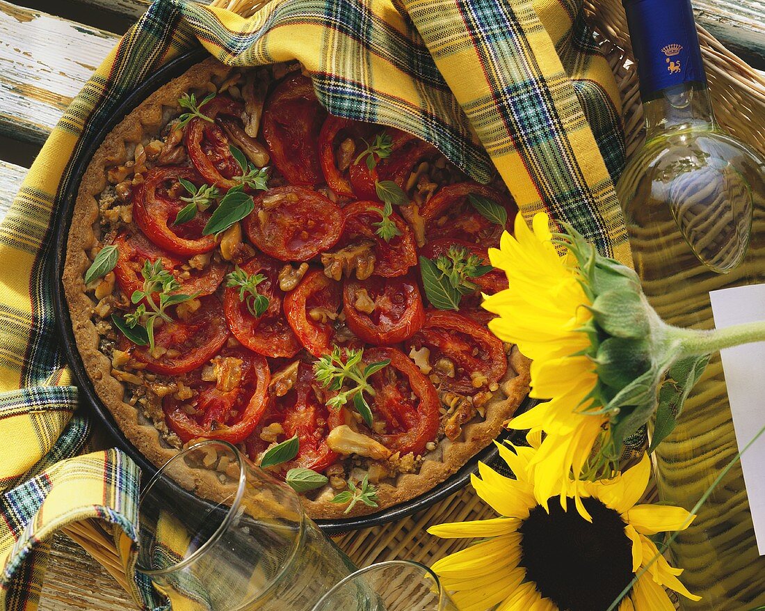 Tomaten-Nuss-Tarte mit Oregano