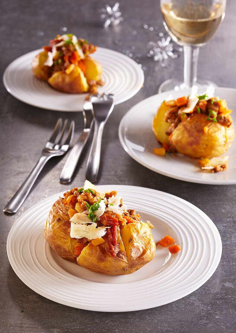 Baked potatoes with mincemeat