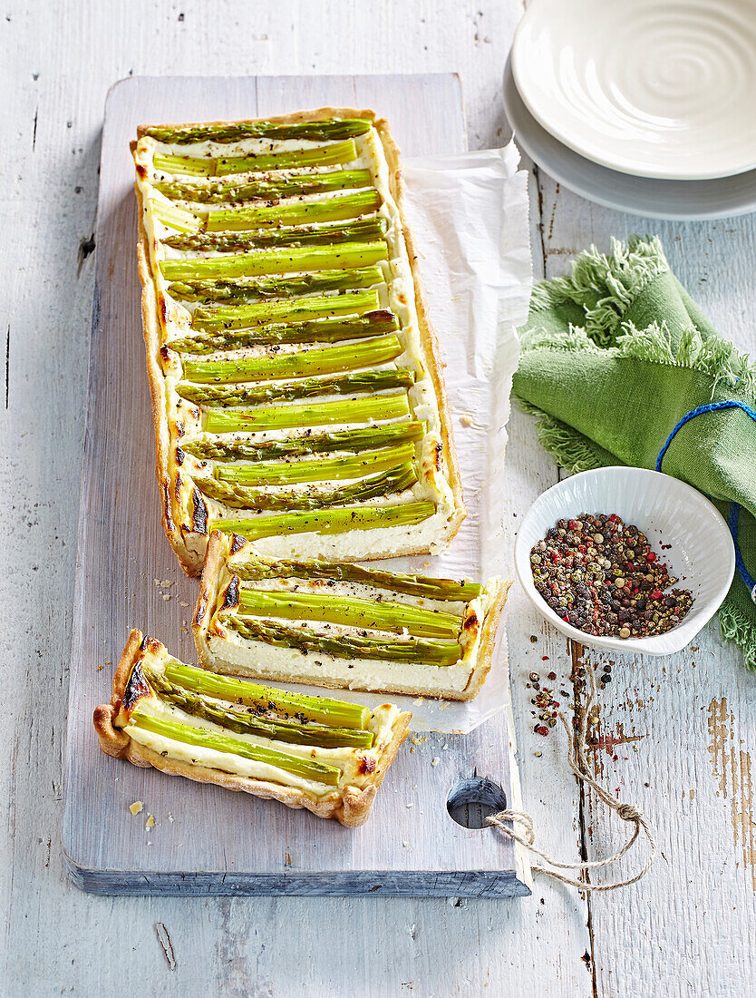 Asparagus quiche with ricotta