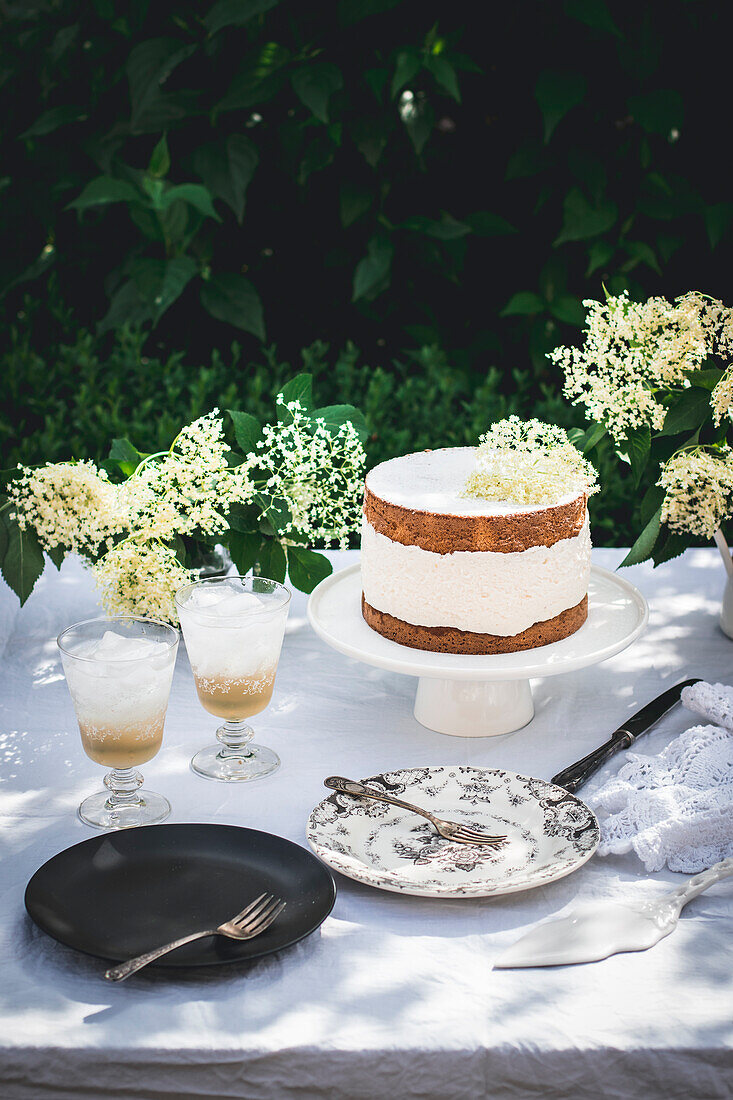 Holunderblüten-Torte