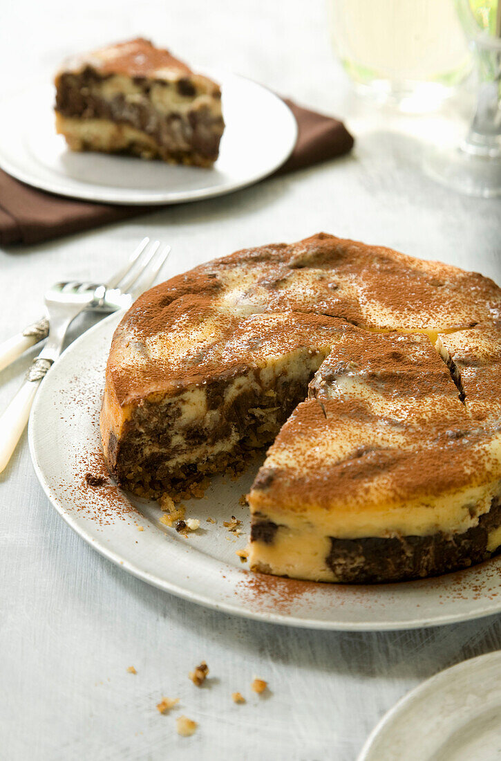 Gebackener Mandel- und Schokoladenkäsekuchen