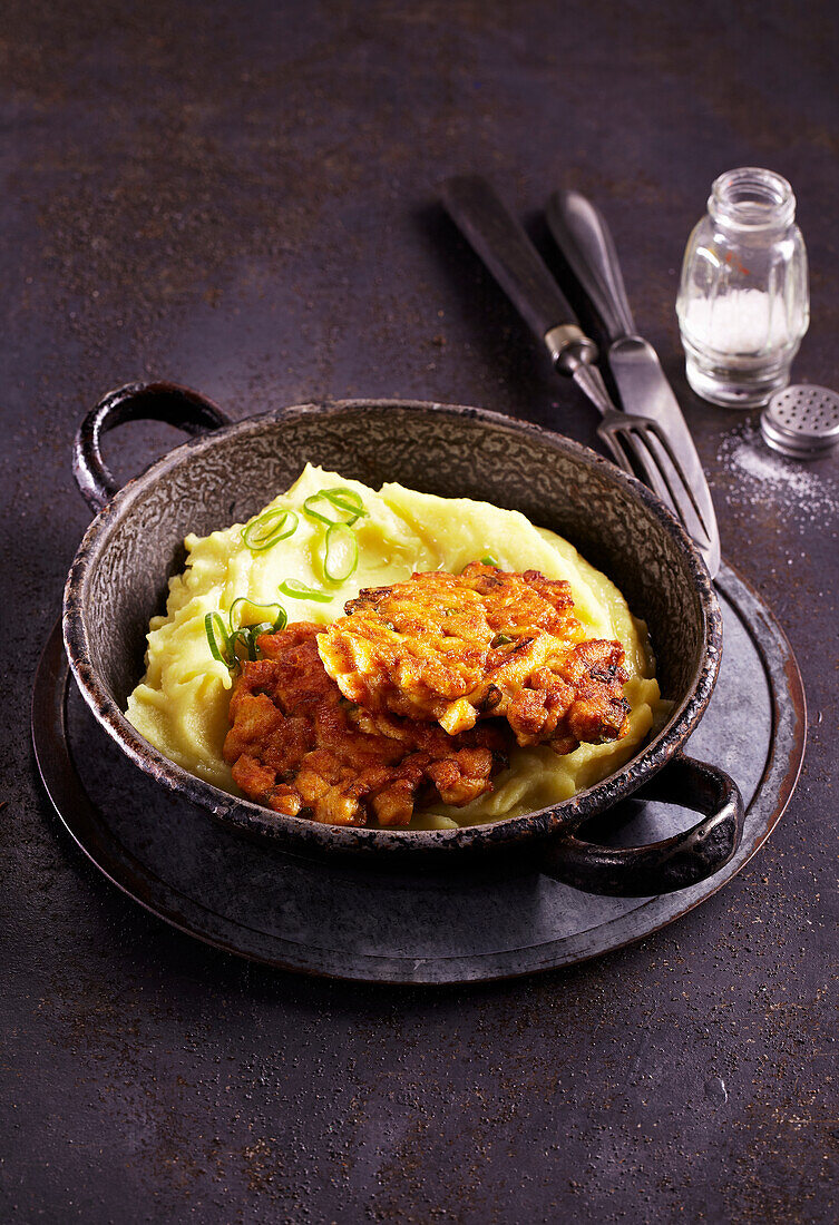 Chicken patties with mashed potatoes